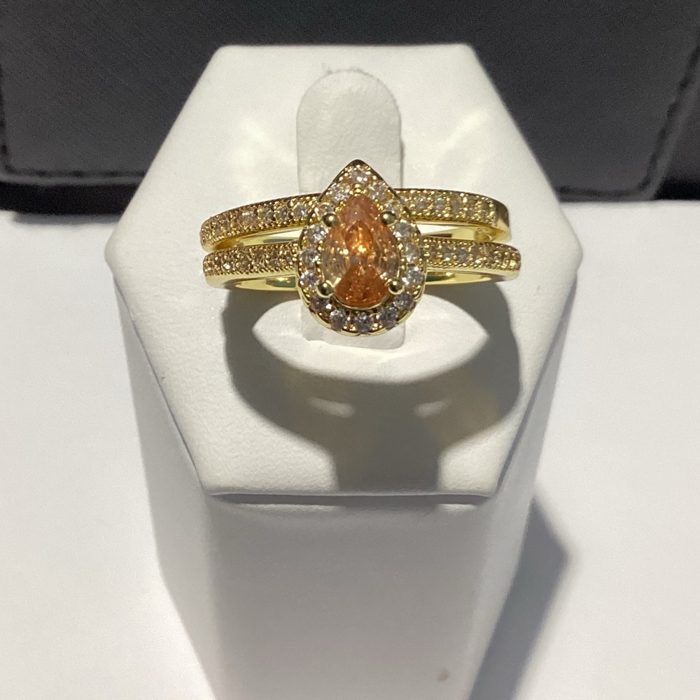 - 💋Beautiful 10k Gold Pear Cut WaterDrop Morganite Diamond Halo 2 Piece Set